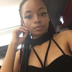 Meet your Posher, Fatima